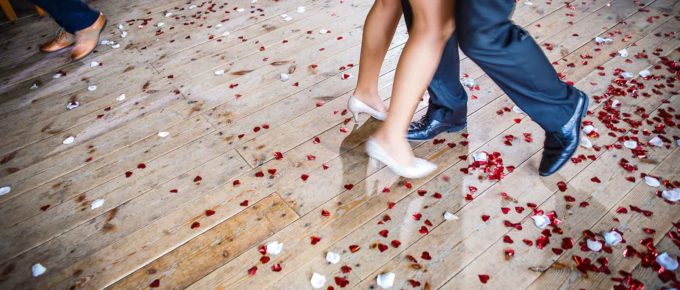 Kan skader og sprekker på tregulv repareres?