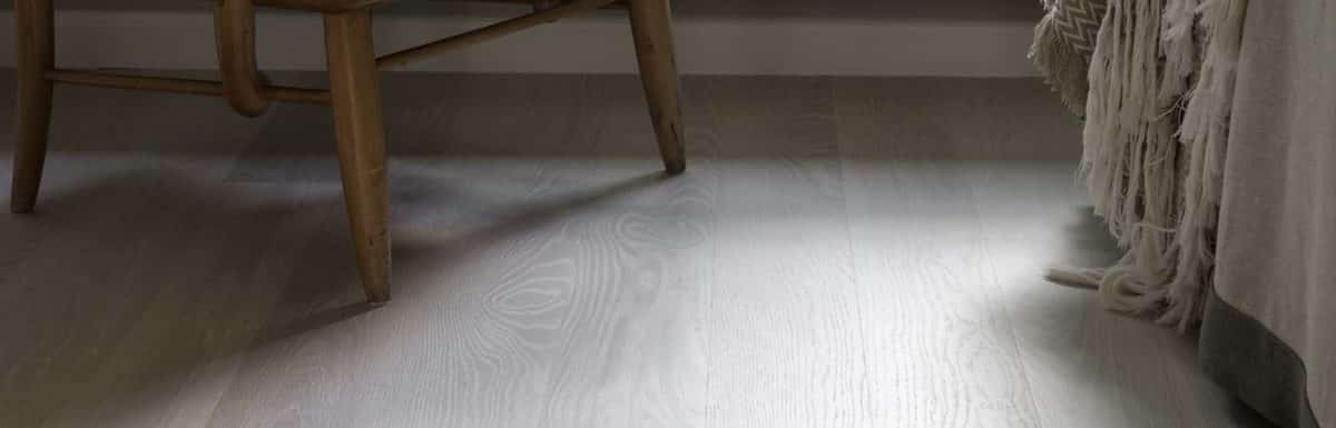 hvorfor koster små gulvsliperoppdrag mer per kvadratmeter